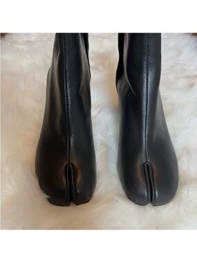 Maison Martin Margiela Tabis boot Black Split-Toe Leather Ankle Boots size 8